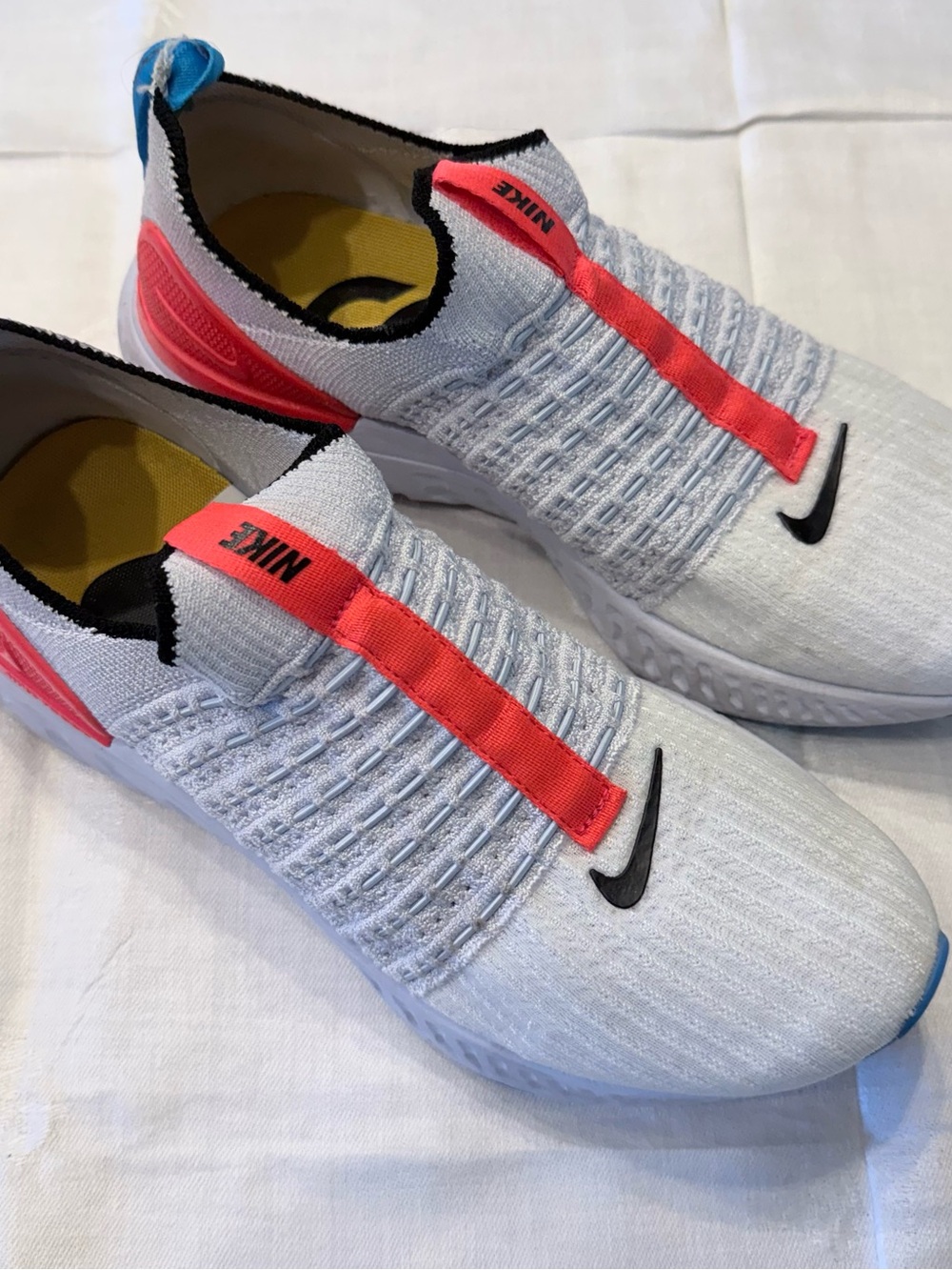 Nike React Phantom Run Flyknit 2 running shoes football grey + crimson women’s 9
